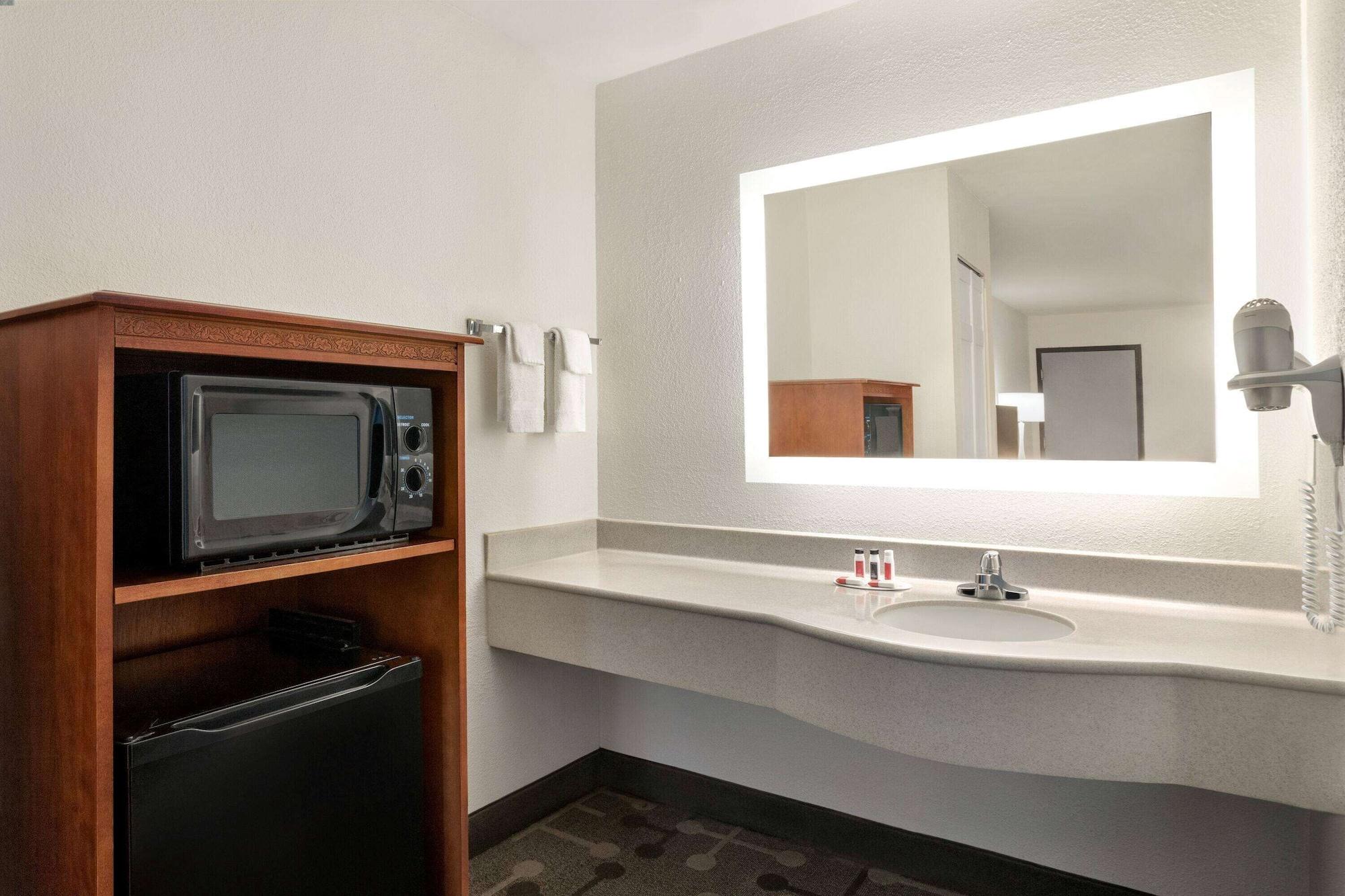 Howard Johnson By Wyndham Chattanooga Lookout Mountain I-24 Экстерьер фото