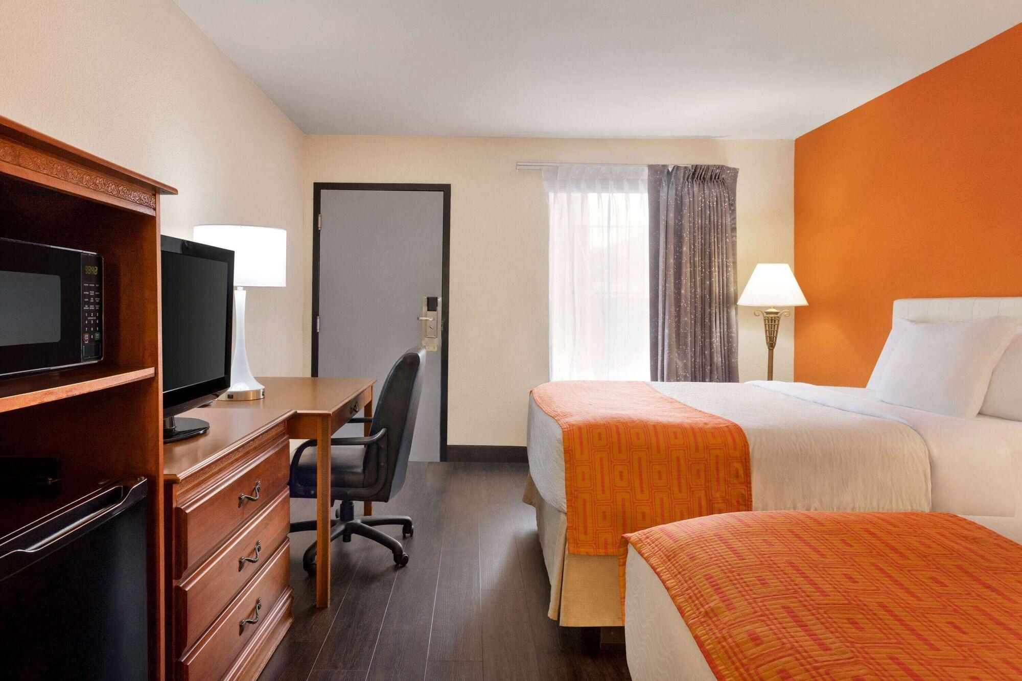 Howard Johnson By Wyndham Chattanooga Lookout Mountain I-24 Экстерьер фото